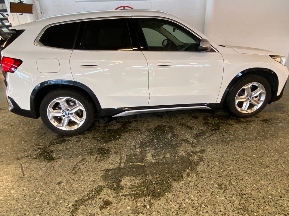 BMW iX1 xDrive30 X-Line 5d