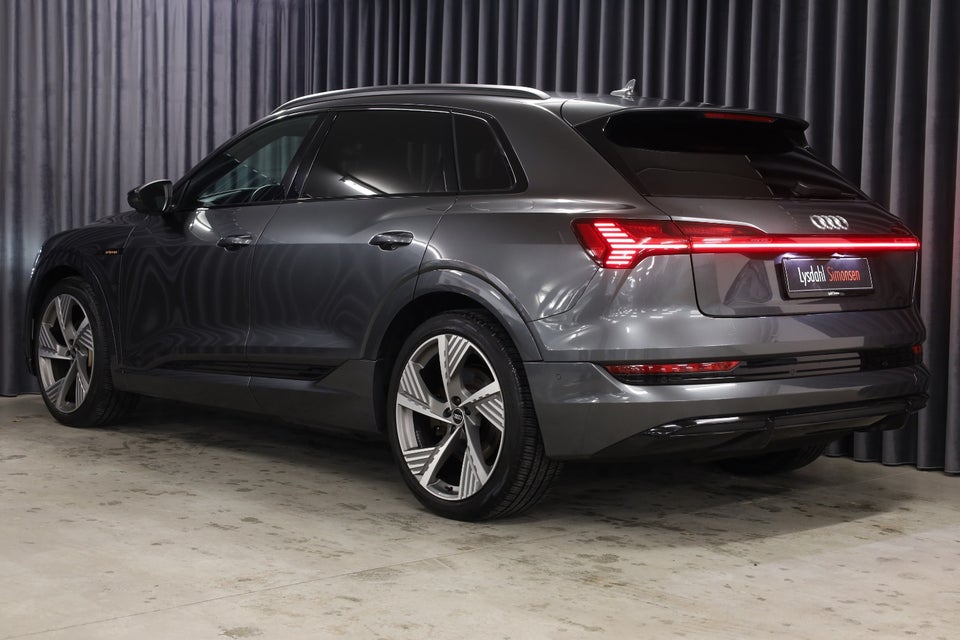Audi e-tron 55 S-line quattro 5d