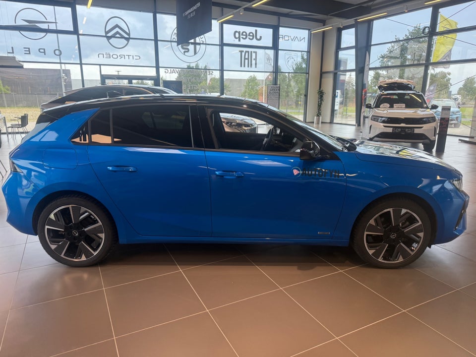 Opel Astra-e 54 Ultimate 5d