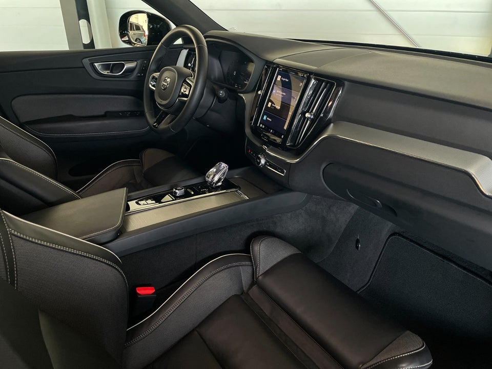 Volvo XC60 2,0 T6 ReCharge Plus Dark aut. AWD 5d