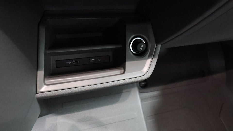 VW Crafter 35 2,0 TDi 140 Kombi aut.
