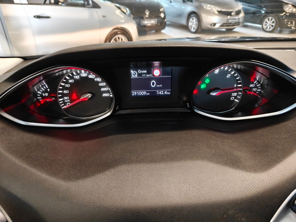 Peugeot 308 1,6 BlueHDi 120 Allure SE SW 5d