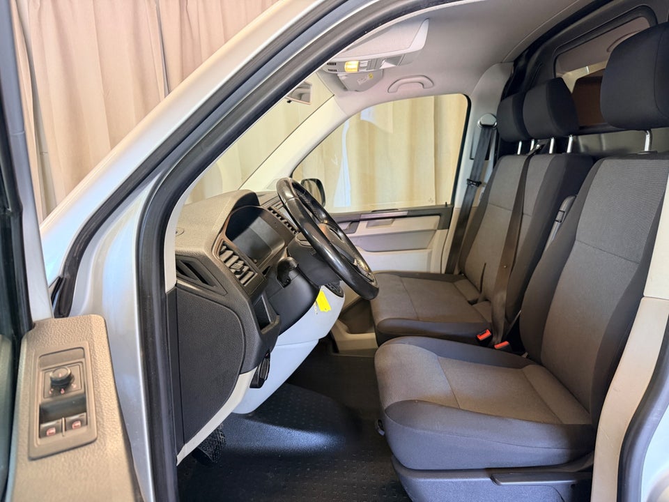 VW Transporter 2,0 TDi 204 Kassevogn DSG 4Motion kort