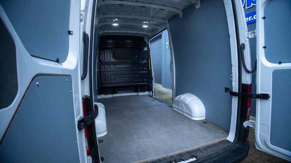 VW Crafter 35 2,0 TDi 102 Kassevogn L3H2