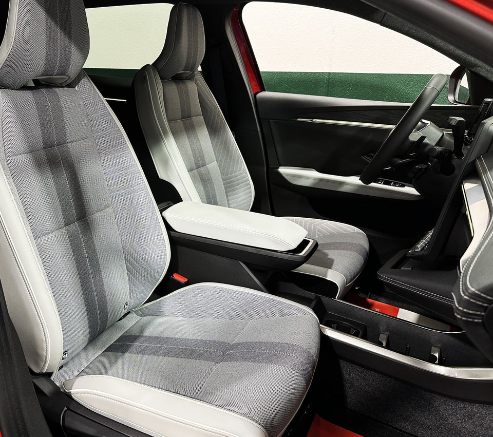 Renault Scenic E-Tech 87 Iconic 5d