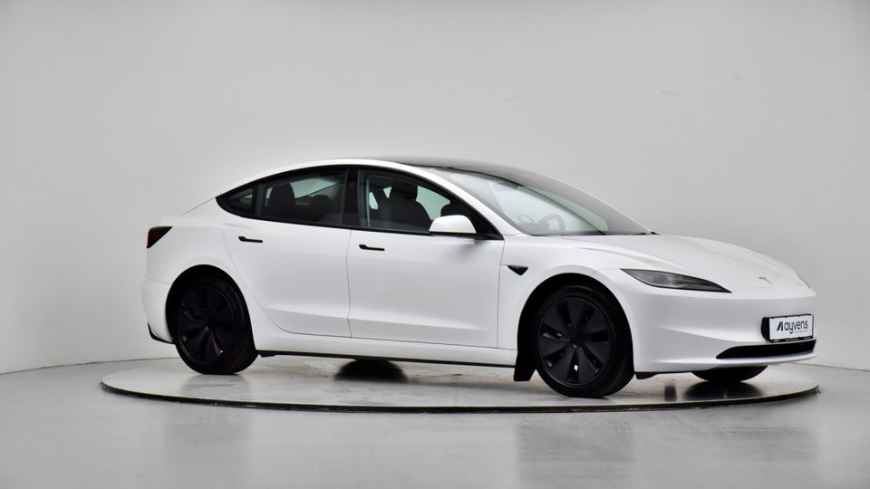 Tesla Model 3 Long Range AWD 4d