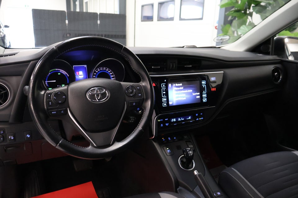 Toyota Auris 1,8 Hybrid H2 Comfort CVT 5d