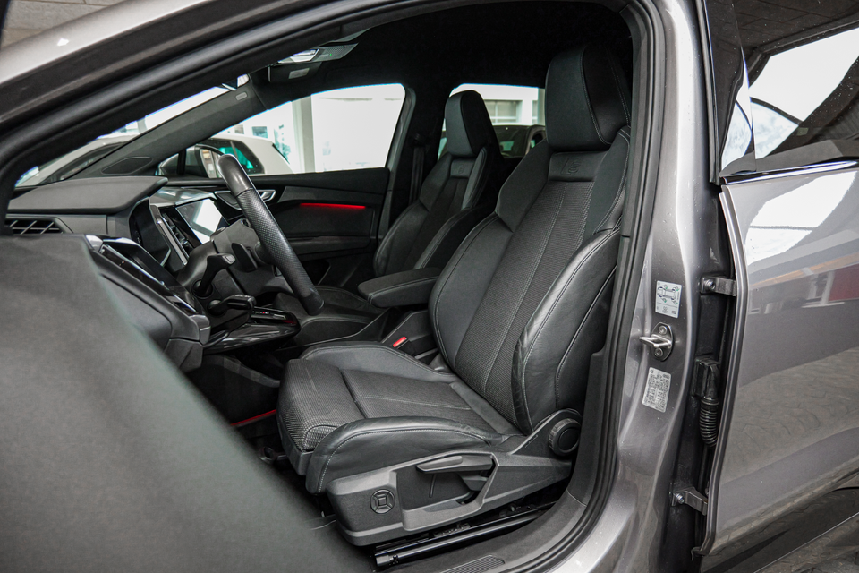 Audi Q4 e-tron 45 S-line quattro 5d