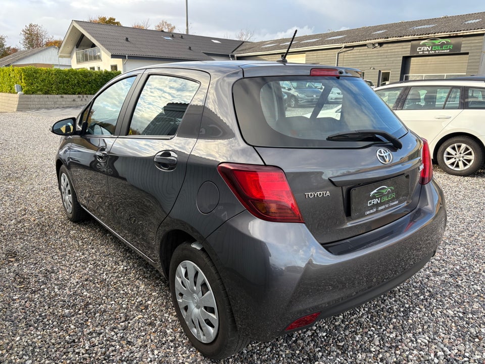 Toyota Yaris 1,0 VVT-i T2 5d