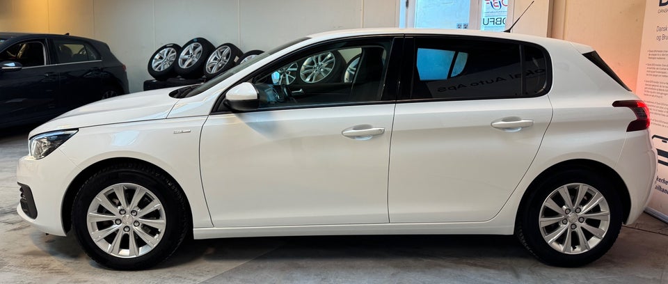 Peugeot 308 1,5 BlueHDi 130 Active 5d