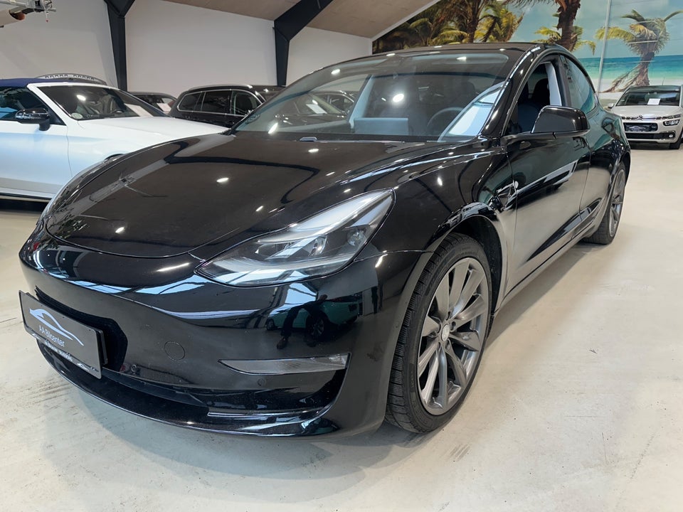 Tesla Model 3 Long Range AWD 4d