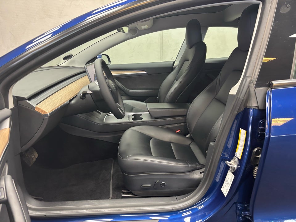 Tesla Model 3 RWD 4d