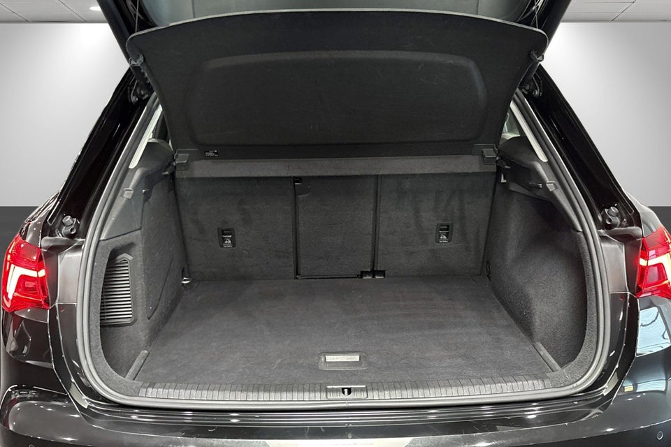 Audi Q3 45 TFSi e Attitude plus S-tr. 5d