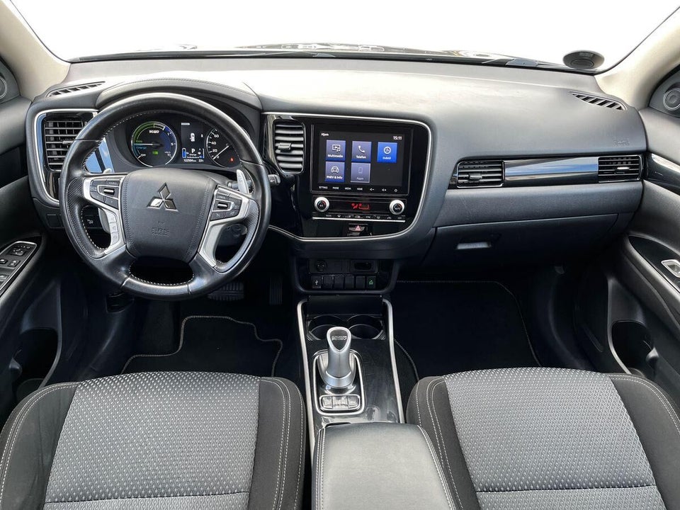 Mitsubishi Outlander 2,4 PHEV Invite CVT 4WD 5d