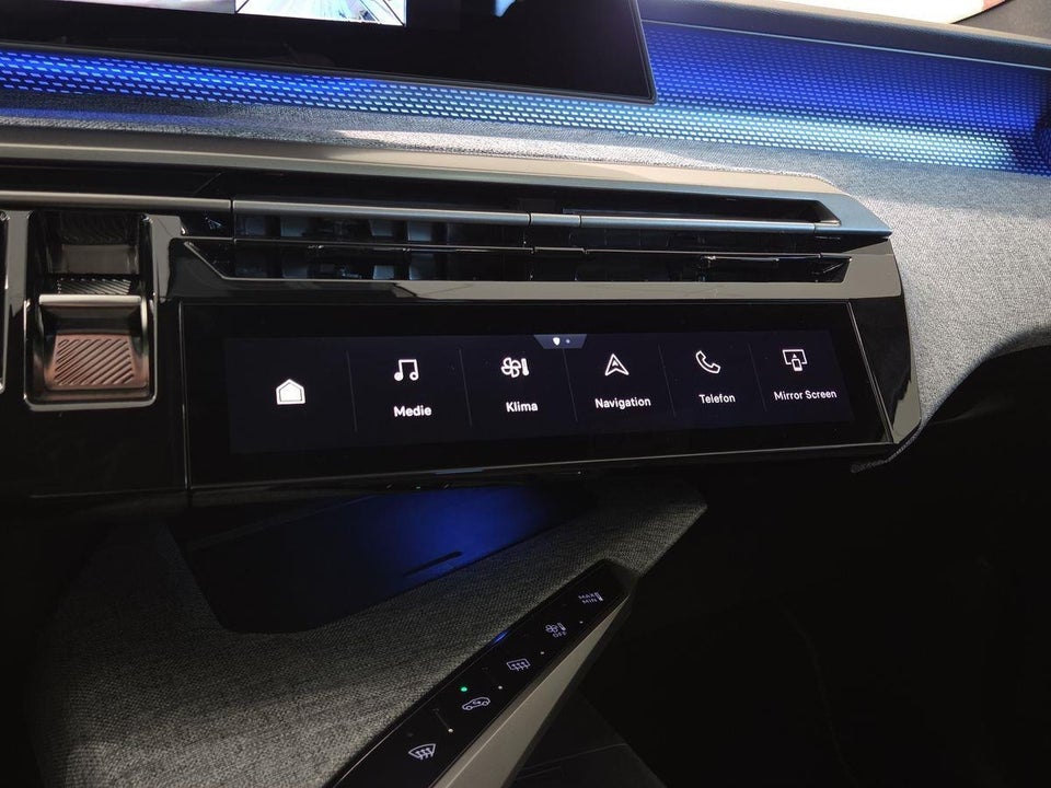 Peugeot e-5008 77 GT Pack 7prs 5d
