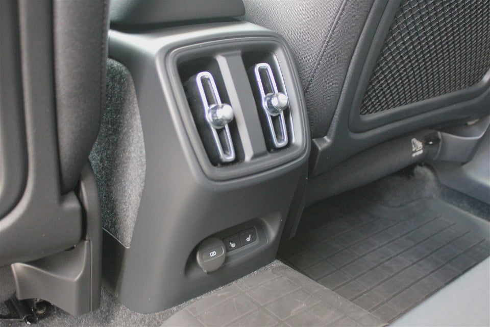 Volvo XC40 ReCharge Twin Plus 5d