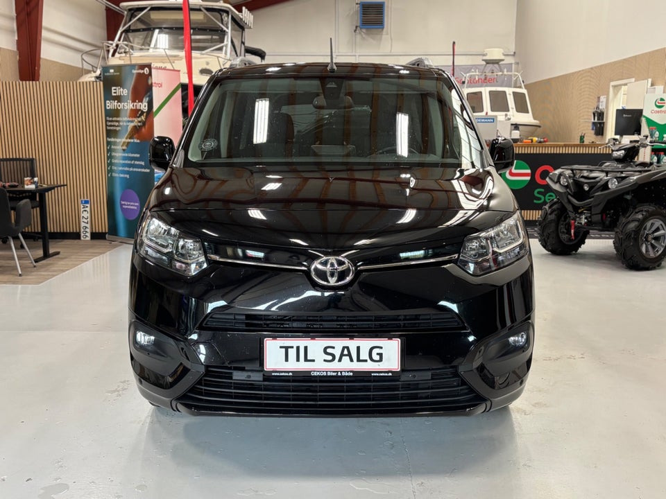 Toyota ProAce City Verso 1,2 T 110 Medium Family 5d