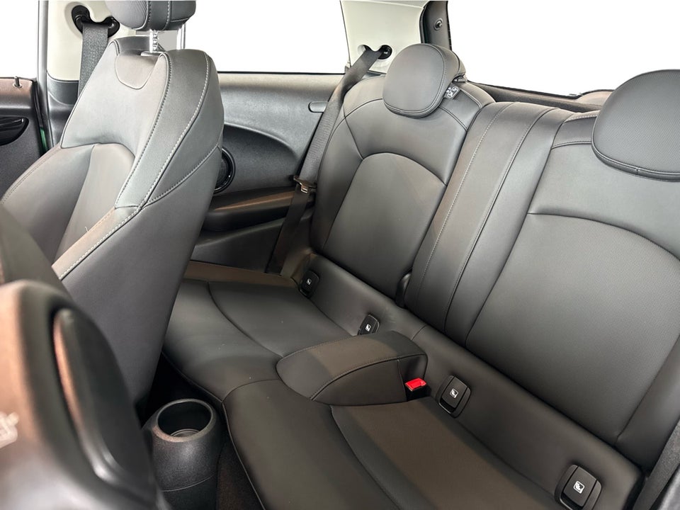 MINI Cooper SE Classic Trim 3d