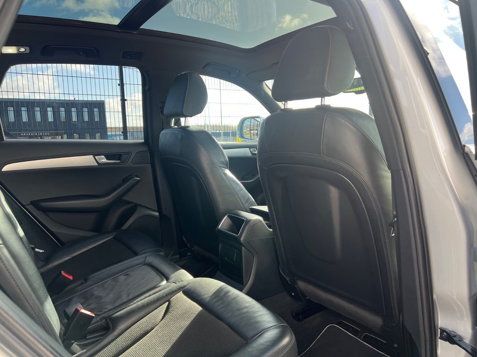 Audi Q5 2,0 TFSi 211 S-line quattro S-tr. 5d