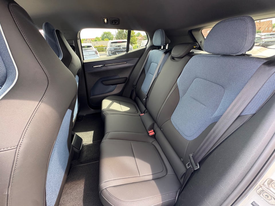Volvo EX30 Twin Performance Plus 5d