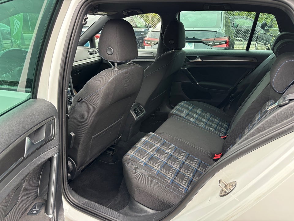 VW Golf VII 1,4 GTE DSG 5d