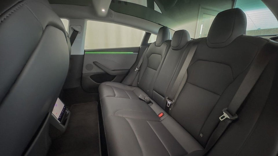 Tesla Model 3 RWD 4d