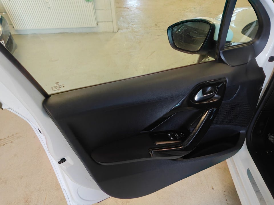 Peugeot 208 1,6 e-HDi 92 Active 3d