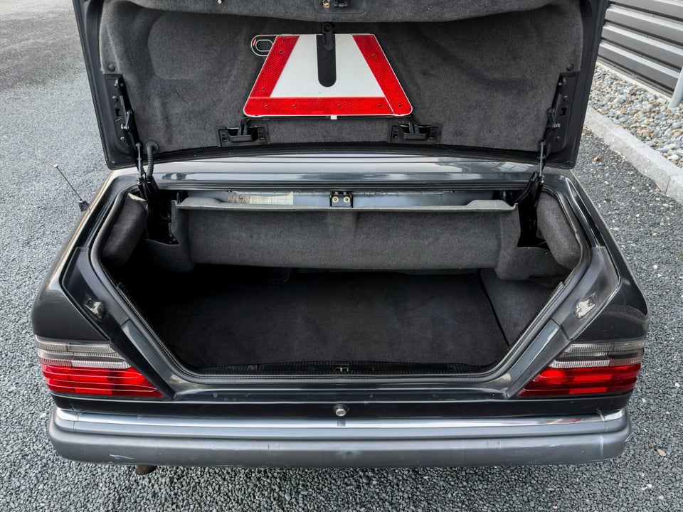 Mercedes E220 2,2 Cabriolet 2d