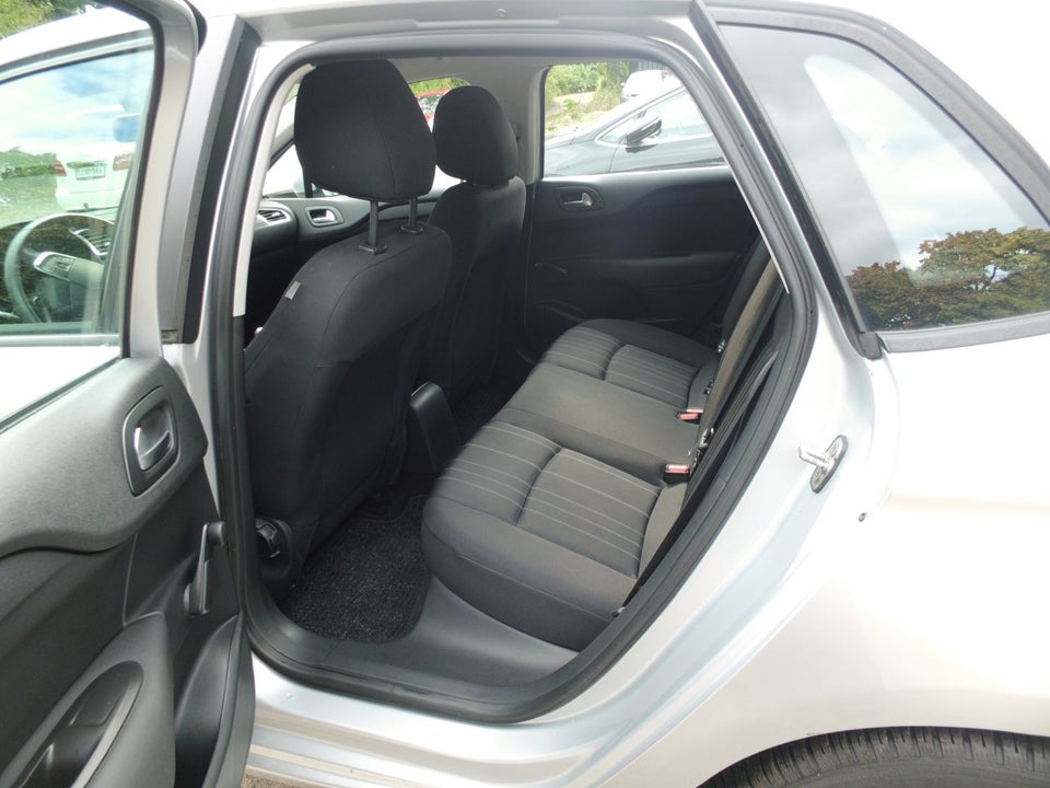 Citroën C4 1,6 VTi 120 Attraction 5d