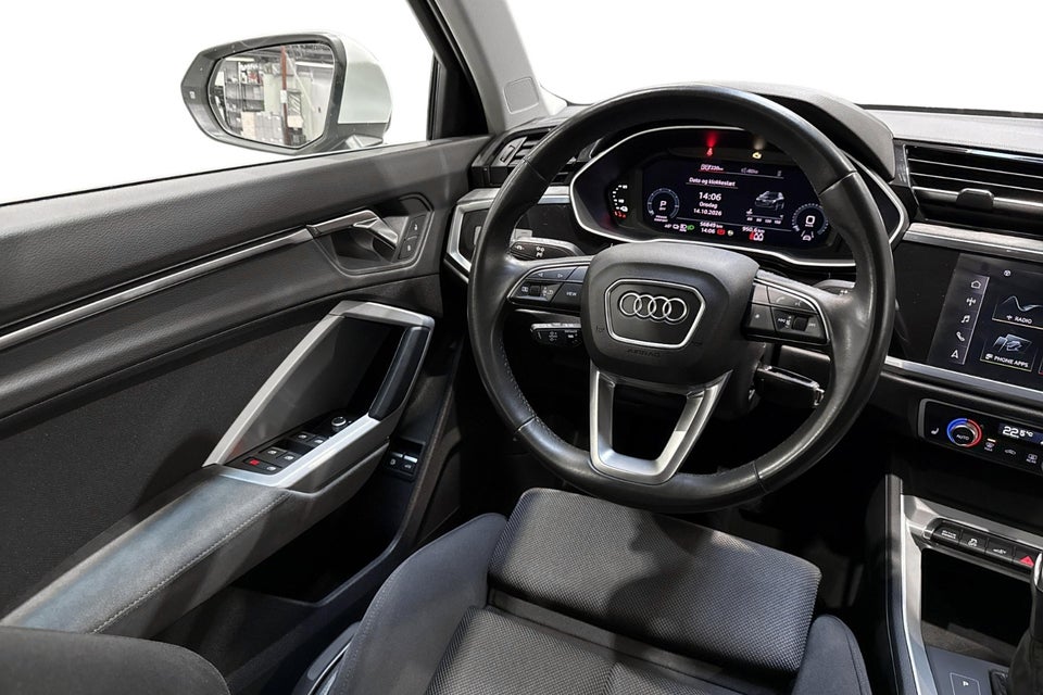 Audi Q3 45 TFSi e Attitude plus S-tr. 5d