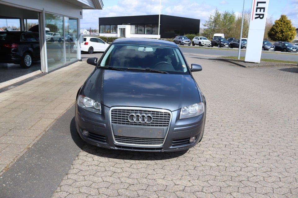 Audi A3 1,6 Attraction 3d