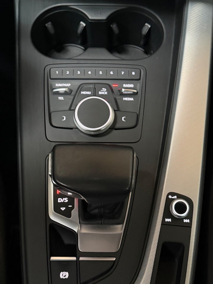 Audi A4 40 TFSi Prestige Tour Avant S-tr. 5d