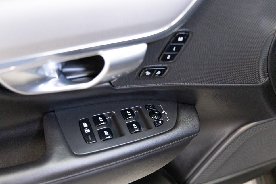 Volvo V90 2,0 T6 ReCharge Plus Dark aut. AWD 5d