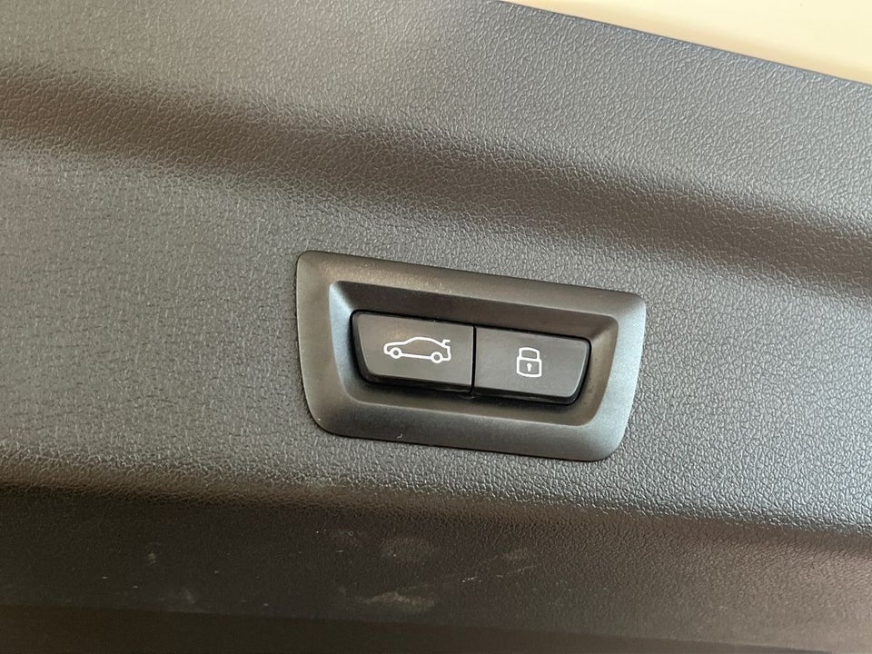 BMW iX1 xDrive30 Charged M-Sport 5d