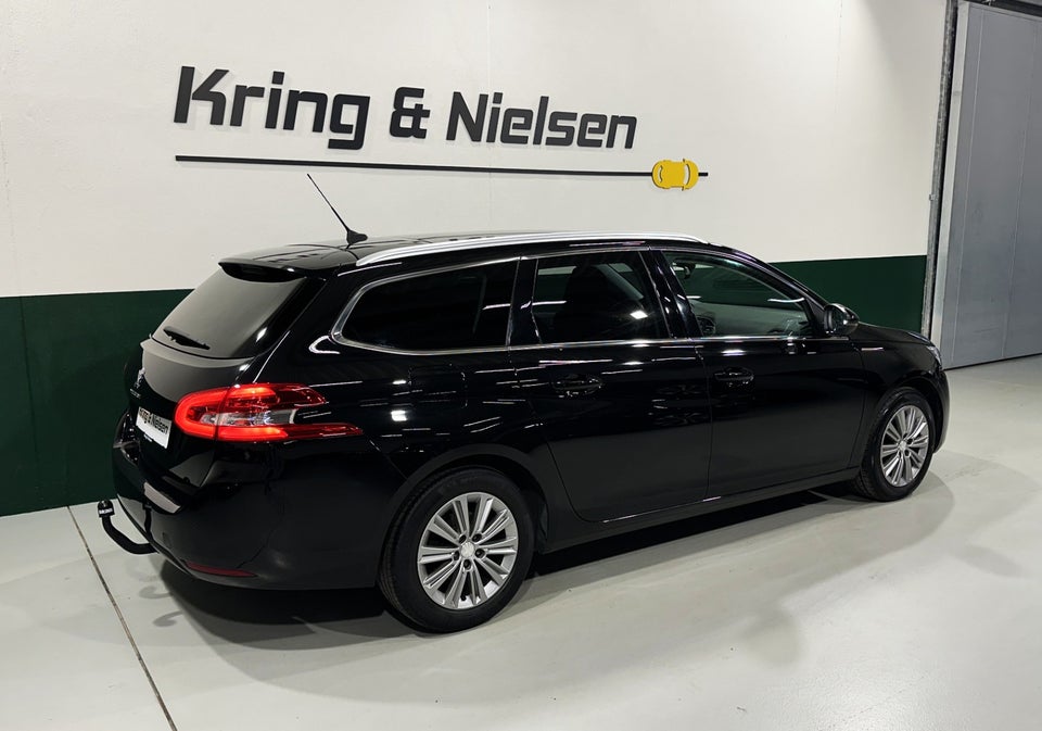 Peugeot 308 1,5 BlueHDi 130 Allure Sky SW 5d