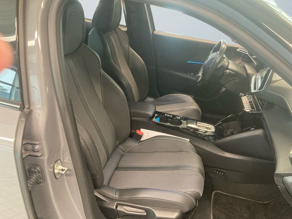 Peugeot e-2008 54 GT 5d