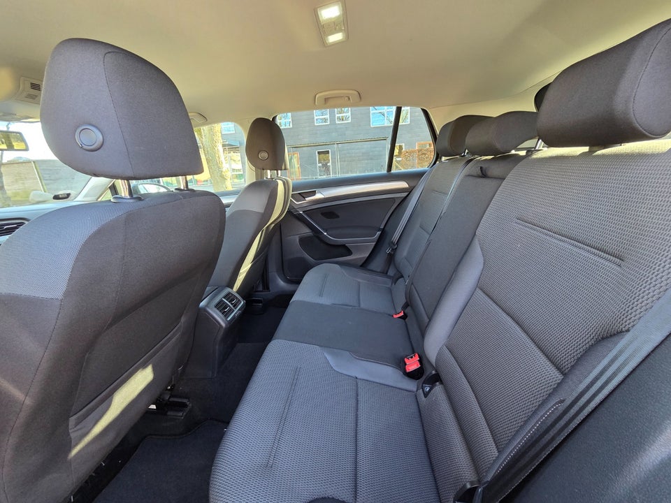 VW Golf VII 1,4 TSi 122 Comfortline BMT 5d