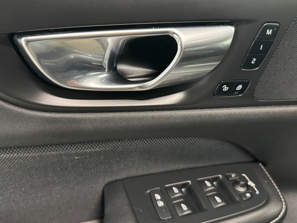 Volvo V60 2,0 T6 ReCharge R-Design aut. AWD 5d