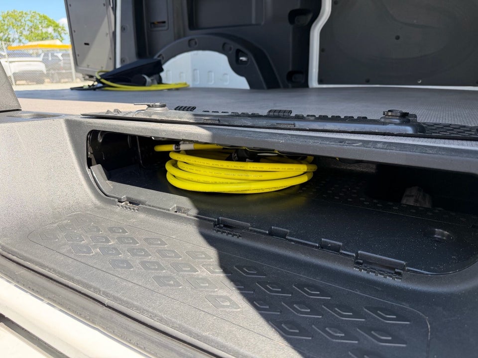 VW ID. Buzz 77 Cargo Comfort