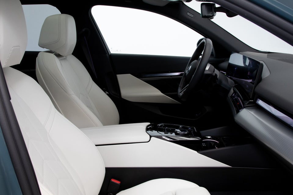 BMW i5 eDrive40 Fully Charged M-Sport Pro 4d