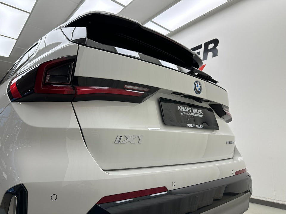 BMW iX1 eDrive20 X-Line 5d