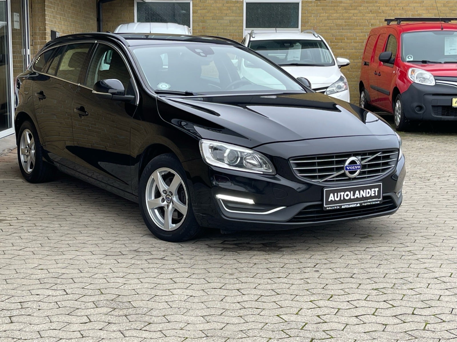 Volvo V60 2,0 D3 150 Momentum aut. 5d