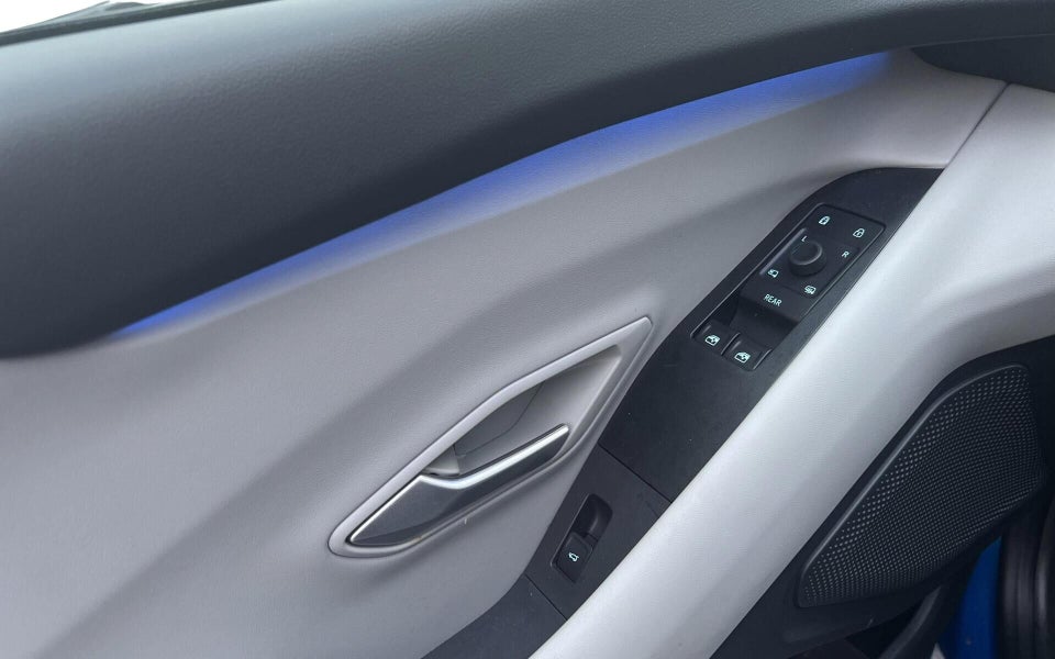 Ford Explorer 82 Premium Extended Range 5d