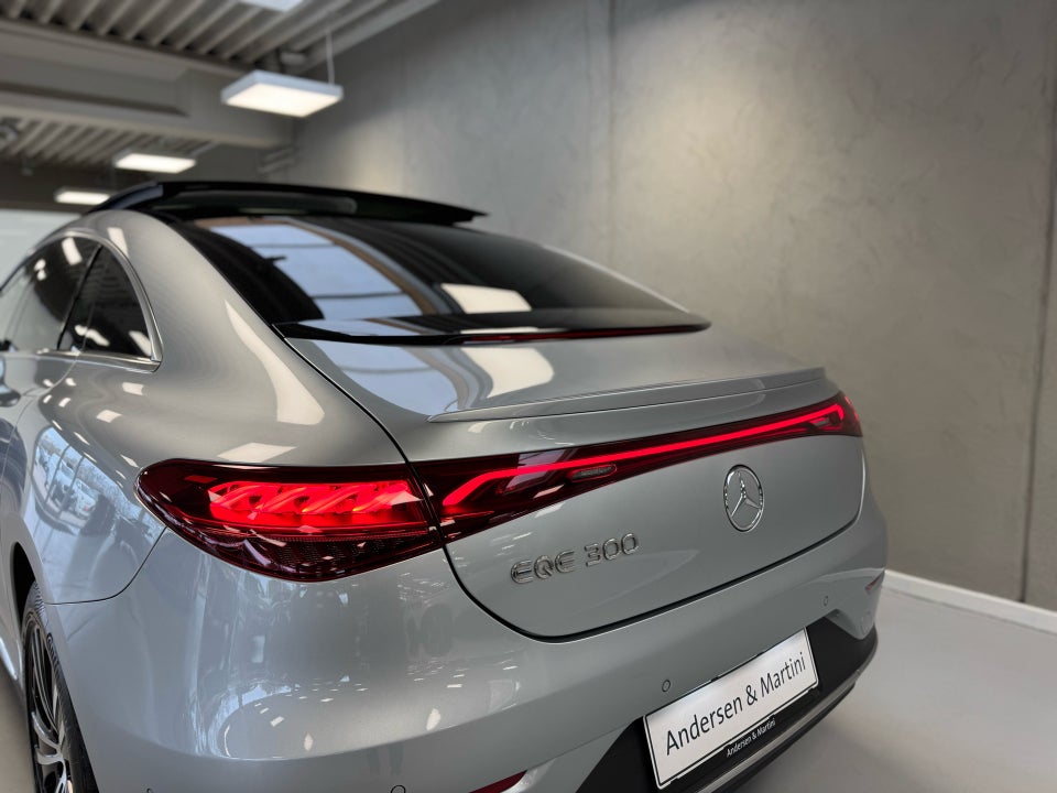 Mercedes EQE300 Electric Art 4d