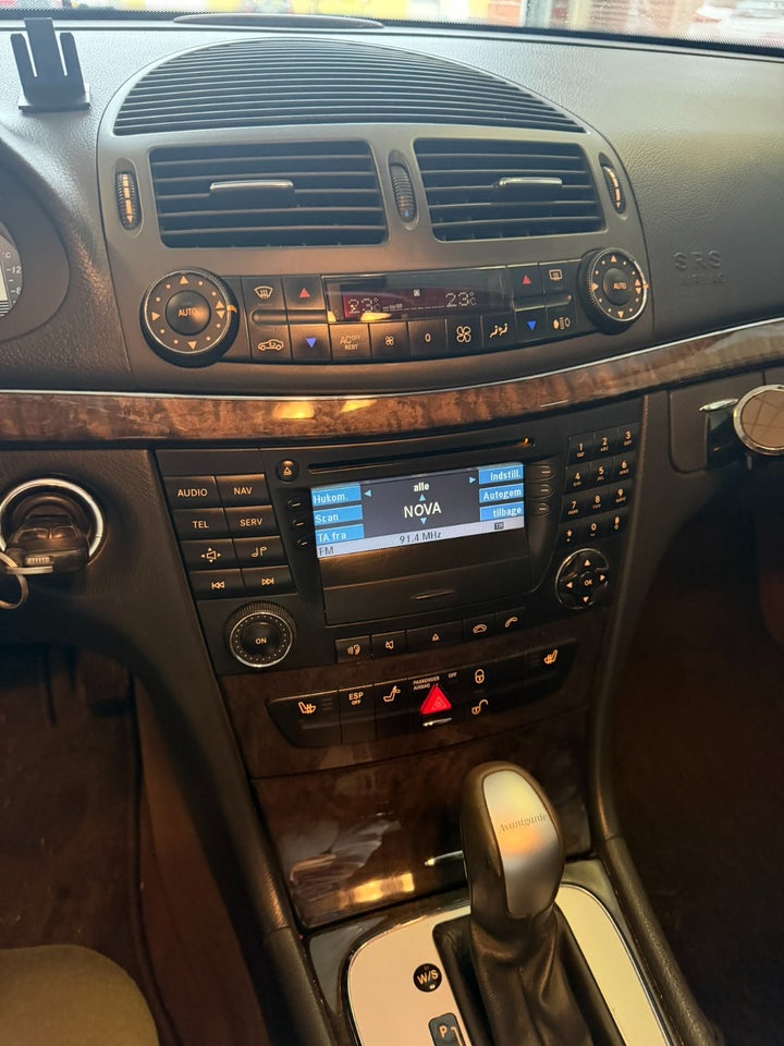 Mercedes E240 2,6 Avantgarde aut. 4d