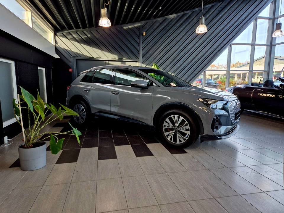 Audi Q4 e-tron 45 Progress 5d