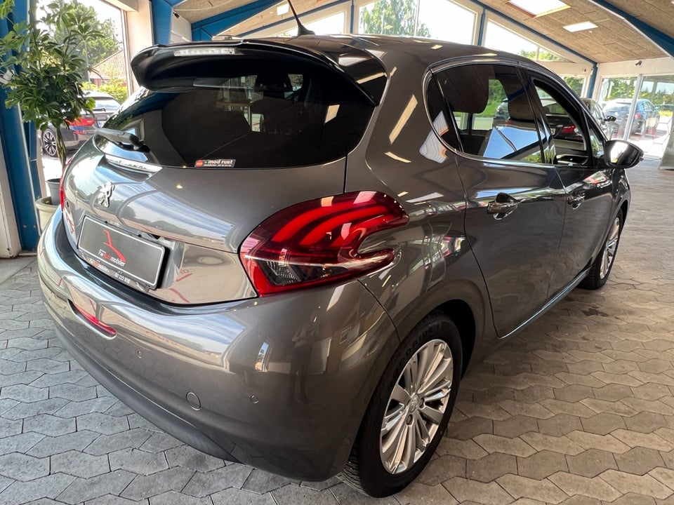 Peugeot 208 1,5 BlueHDi 100 Infinity Sky 5d