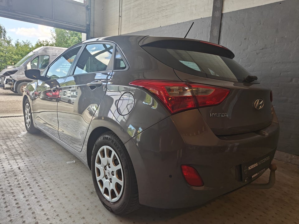 Hyundai i30 1,6 GDi Comfort Eco 3d