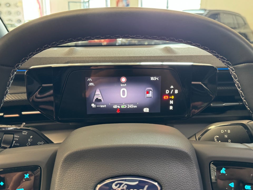 Ford Explorer 82 Premium Extended Range 5d