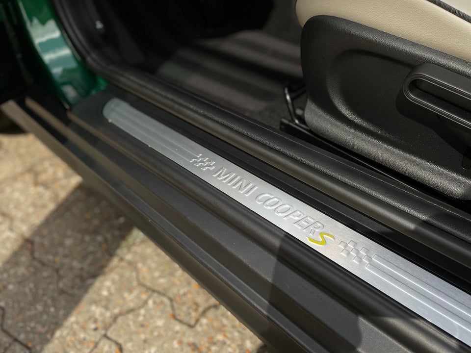 MINI Cooper SE Classic Trim 3d